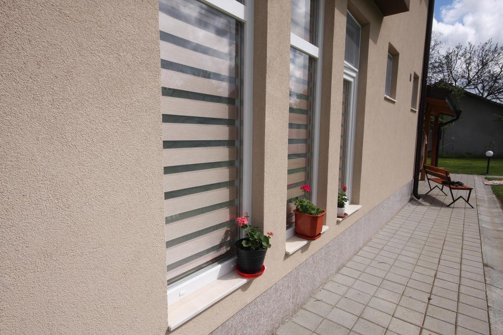 Villa Jerman Konska Екстериор снимка